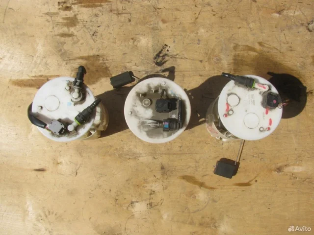 Топливный насос для Suzuki Grand Vitara 1998-2005 на фотографиях