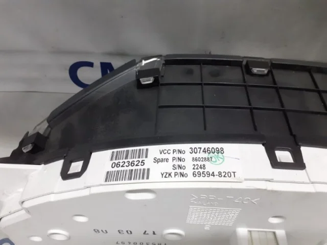 Приборная панель для Volvo XC90 I C 2002-2014 на фотографиях