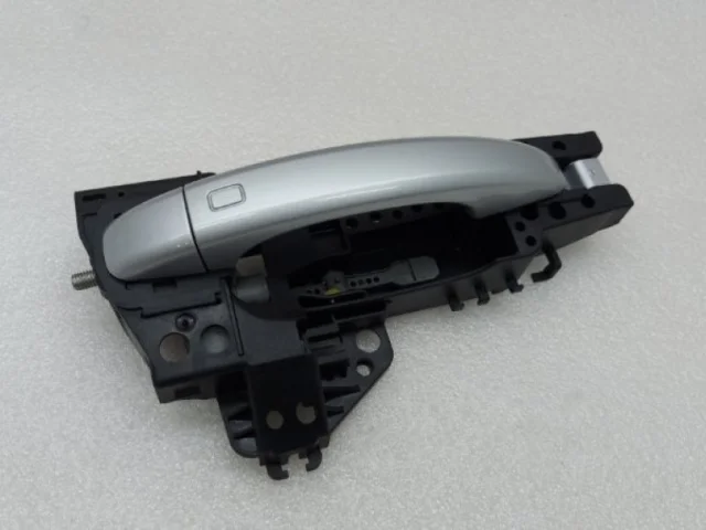 Ручка двери передняя левая внешняя для Audi Q5 8R 2008-2016 на фотографиях