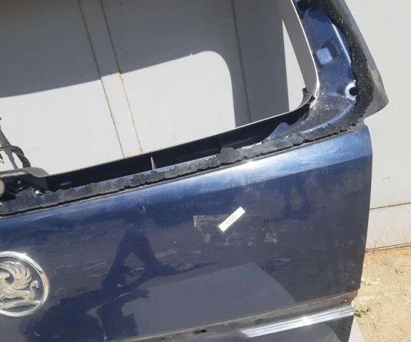 Крышка багажника для Opel Zafira B 2005-2015 на фотографиях