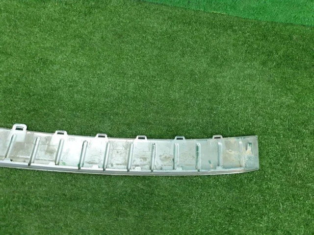 Накладка заднего бампера правая для Volkswagen Touareg I (7L) 2002-2010 на фотографиях