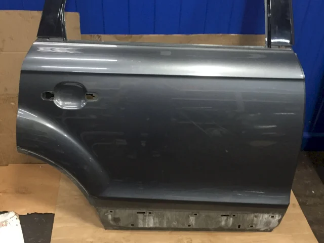 Дверь задняя правая для Audi Q7 4L 2005-2015 на фотографиях