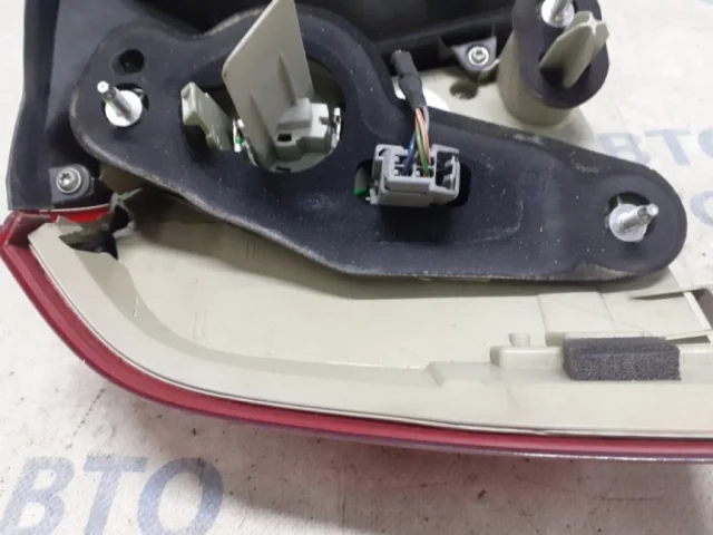 Фонарь внешний правый для Volvo XC70 BZ 2007-2016 на фотографиях