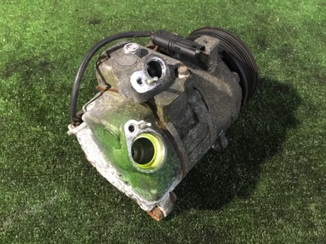 Компрессор кондиционера для BMW X3 F25 2010-2017 на фотографиях