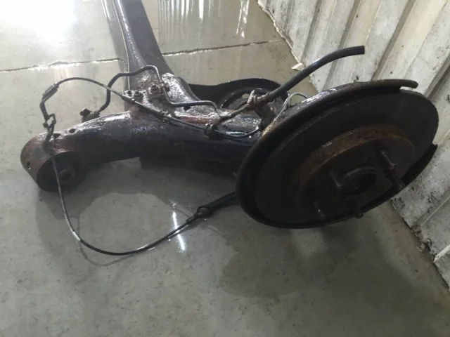 Задняя балка для Toyota Corolla E140/E150 Седан 2006-2013 на фотографиях