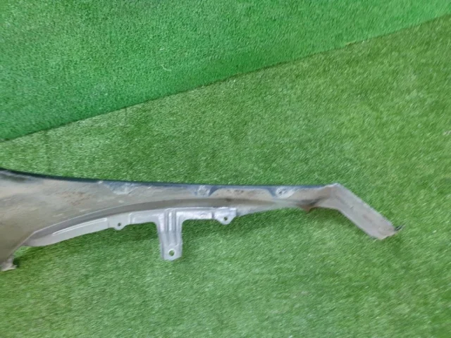 Крылья для Toyota Corolla E180 rest (RU) 2016-2019 на фотографиях