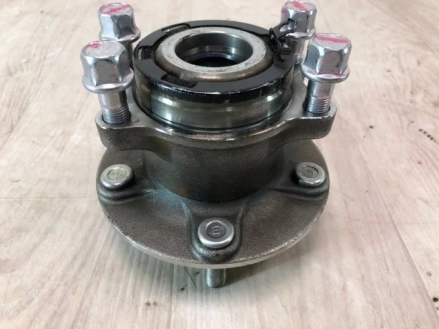 Ступица колеса задняя левая для Mitsubishi ASX I 2010-2012 на фотографиях