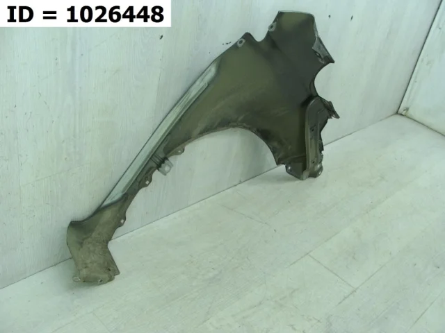 Крылья для Toyota Corolla E170 Седан (EU) 2012-2016 на фотографиях