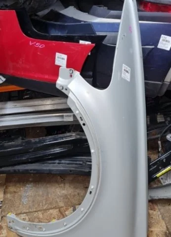 Крыло левое для Volvo C30 MK 2006-2013 на фотографиях