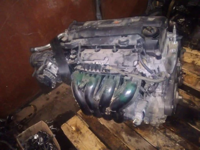 Двигатель без навесного для Honda Civic FA 2005-2010 седан на фотографиях