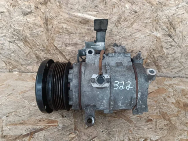 Компрессор кондиционера для Toyota Land Cruiser 200 2007-2015 на фотографиях