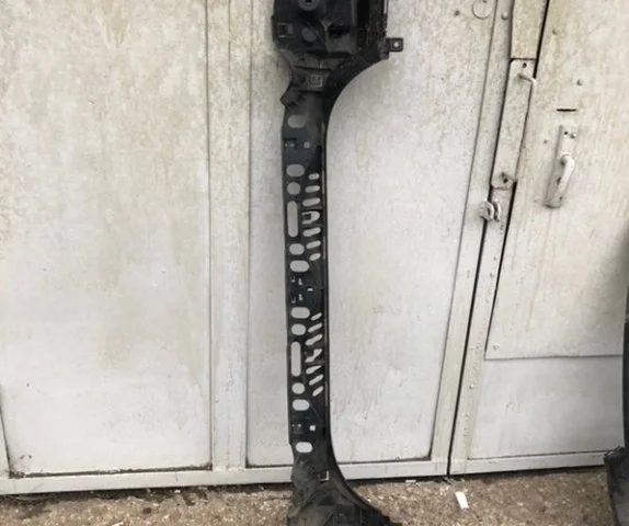 Кронштейн заднего бампера левый для BMW 5er Ф10 2010-2013 на фотографиях