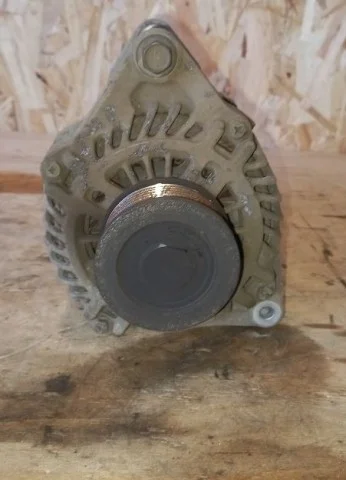 Генератор для Nissan Navara D40 2004-2010 на фотографиях