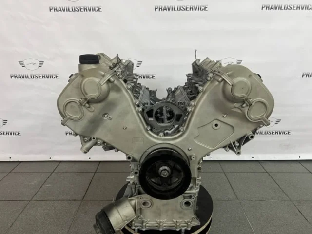 Двигатель без навесного для Porsche Cayenne 958 2010-2014 на фотографиях