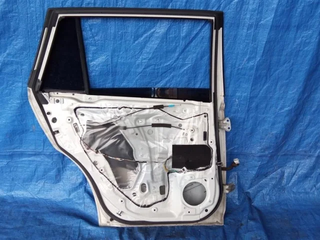 Дверь задняя левая для Subaru Legacy Универсал BR/B14 2009-2015 на фотографиях