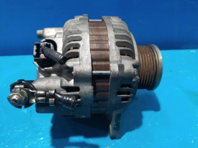 Генератор для Nissan Navara D40 2004-2010 на фотографиях