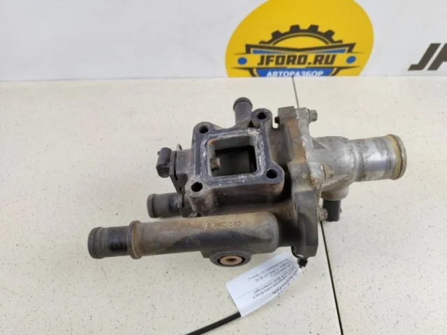 Корпус термостата системы охлаждения ДВС для Opel Zafira B 2005-2015 на фотографиях