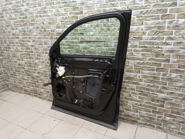 Дверь передняя правая для Audi Q3 8U 2011-2019 на фотографиях