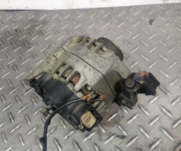 Генератор для Nissan Primera P10 Седан 1990-1996 на фотографиях