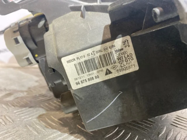 Фары для Peugeot 508 Седан 2011-2018 на фотографиях