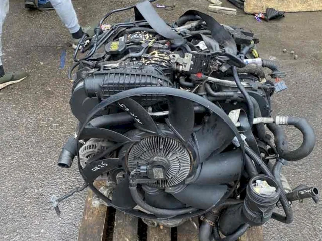 Двигатель без навесного для Land Rover Discovery L319 2004-2009 на фотографиях