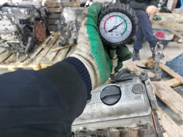 Двигатель без навесного для Volkswagen Polo III (6N1) 1994-1999 на фотографиях