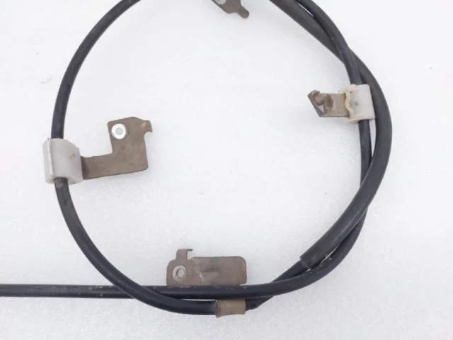 Трос ручника левый для Toyota Corolla E160/E180 Седан (RU) 2012-2016 на фотографиях