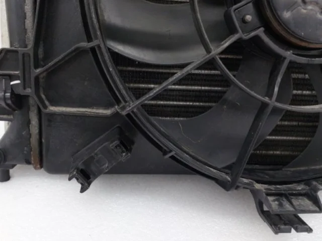 Кассета радиаторов для Hyundai Solaris 1 RB (2011-2013) на фотографиях