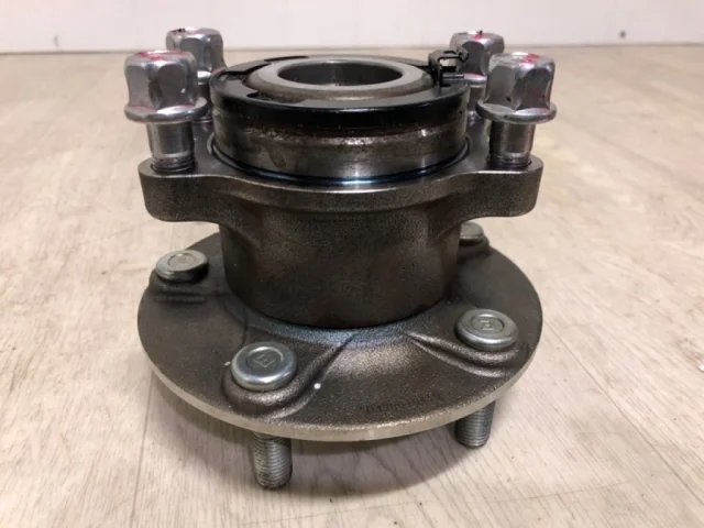 Ступица колеса задняя левая для Mitsubishi ASX I 2010-2012 на фотографиях