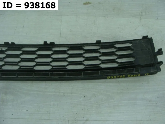 Решетка переднего бампера для Skoda Rapid I rest NH3 2017-2020 на фотографиях