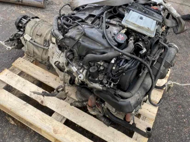 Двигатель без навесного для Jaguar XF X250 2008-2016 на фотографиях