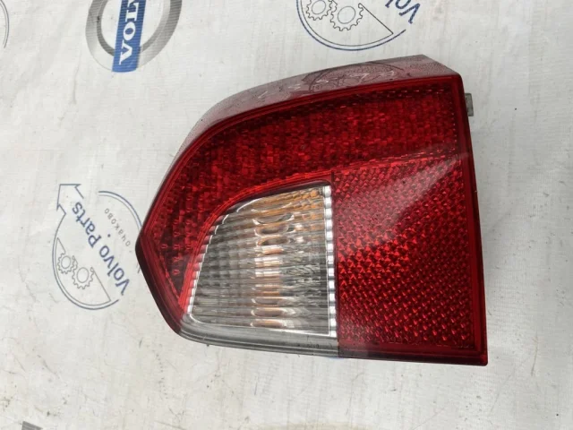 Фонарь внешний правый для Volvo XC70 BZ 2007-2016 на фотографиях