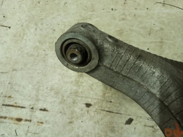 Качающийся рычаг правый для BMW X6 Ф16 F16 2014-2019 на фотографиях