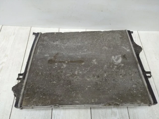 Радиатор охлаждения ДВС для BMW 3er F30 2011-2019 на фотографиях