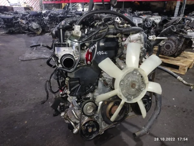 Двигатель для Nissan Navara D40 rest 2010-2015 на фотографиях