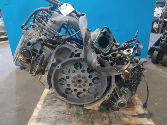 Двигатель без навесного для Subaru Legacy B4 BE 1998-2003 на фотографиях