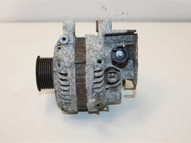 Генератор для Honda Civic FD 2005-2012 седан на фотографиях