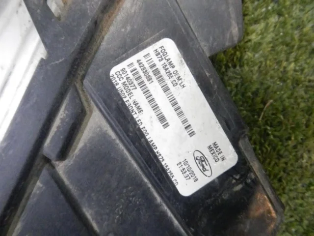 Противотуманка (ПТФ) передняя левая для Ford Explorer U502 rest 2014-2019 на фотографиях