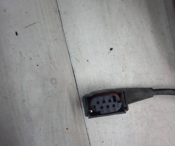 Датчик ABS задний правый для Mercedes-Benz E class W211 2002-2009 на фотографиях