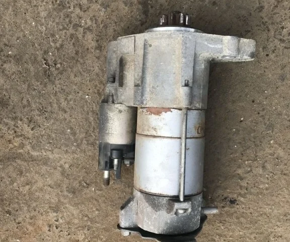 Стартер для Jaguar XF X250 2008-2016 на фотографиях