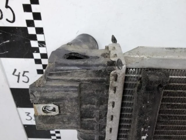 Радиатор охлаждения ДВС для Ford Explorer U502 rest 2014-2019 на фотографиях