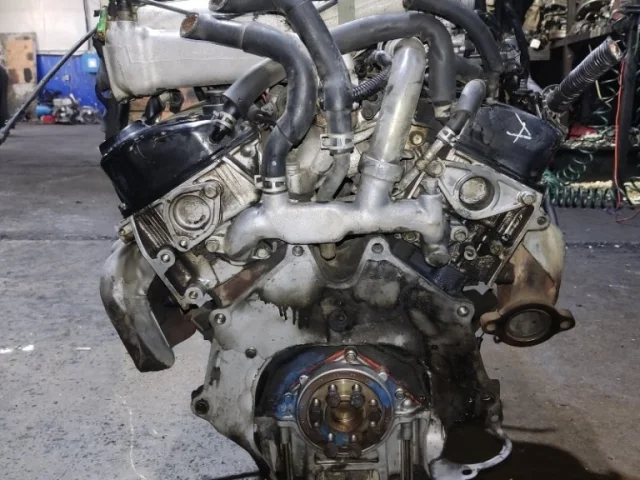Двигатель без навесного для Mitsubishi Pajero V20 3dr 1990-2000 на фотографиях