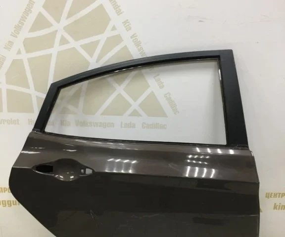 Дверь задняя правая для Hyundai Solaris 1 рестайлинг 2014-2017 на фотографиях