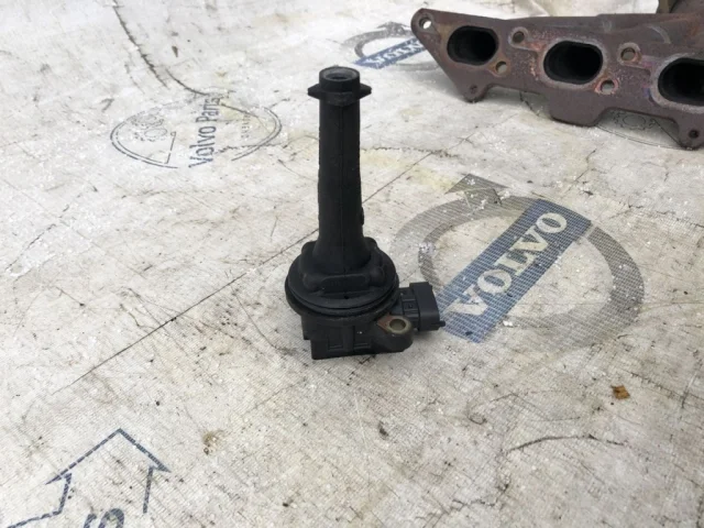 Катушка зажигания для Volvo XC90 I C 2002-2014 на фотографиях