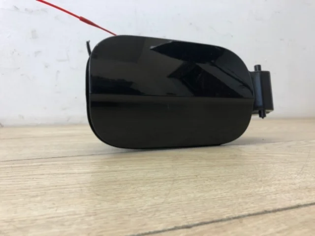 Лючок топливного бака для Audi Q7 4M 2015+ на фотографиях