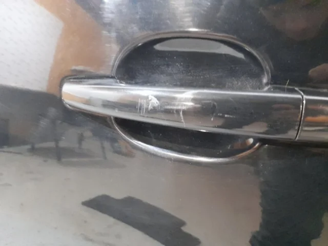 Стекла и зеркала для Peugeot 3008 T8 2009-2017 на фотографиях