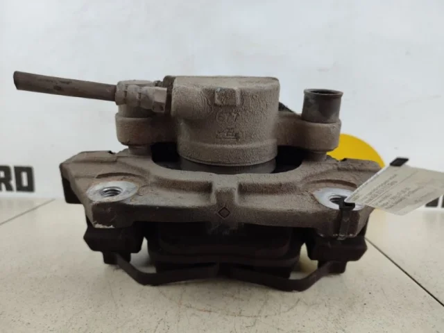 Тормозной цилиндр передний левый для Volvo XC90 I C 2002-2014 на фотографиях