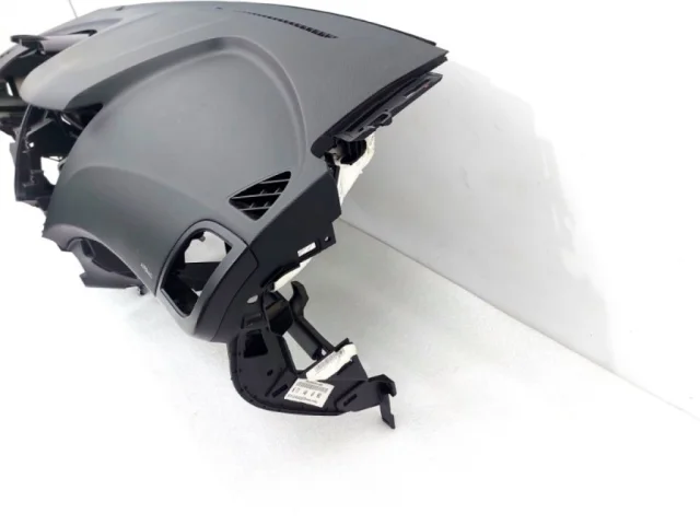 Накладка панели приборов для Hyundai Solaris 1 RB (2011-2013) на фотографиях