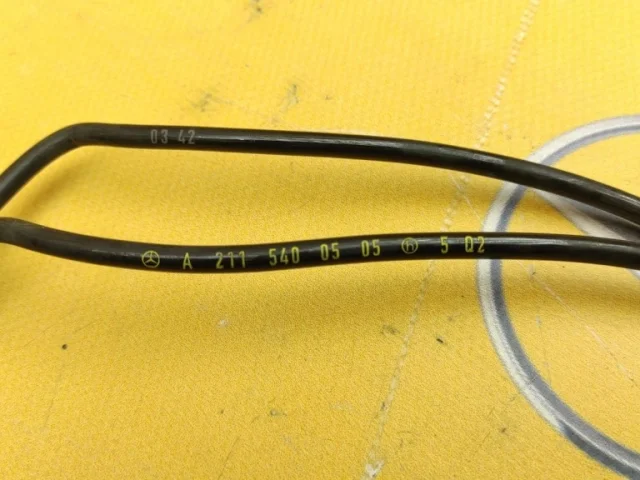 Датчик ABS передний правый для Mercedes-Benz E class W211 2002-2009 на фотографиях