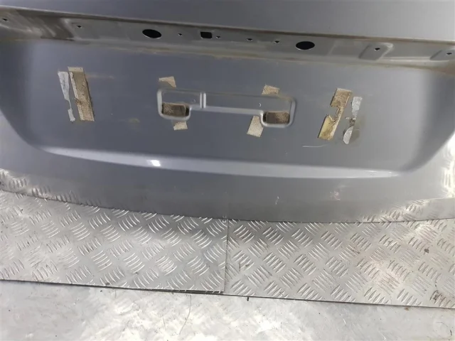 Крышка багажника для Hyundai H-1 TQ 2007-2018 на фотографиях